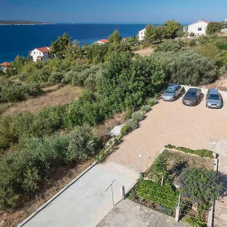 Apartments And Rooms By The Sea Zavala, Hvar - 8784 3* Завала