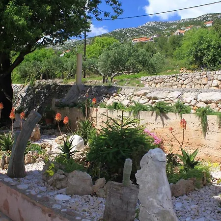 Гостевой дом Apartments And Rooms By The Sea Zavala, Hvar - 8784 Завала