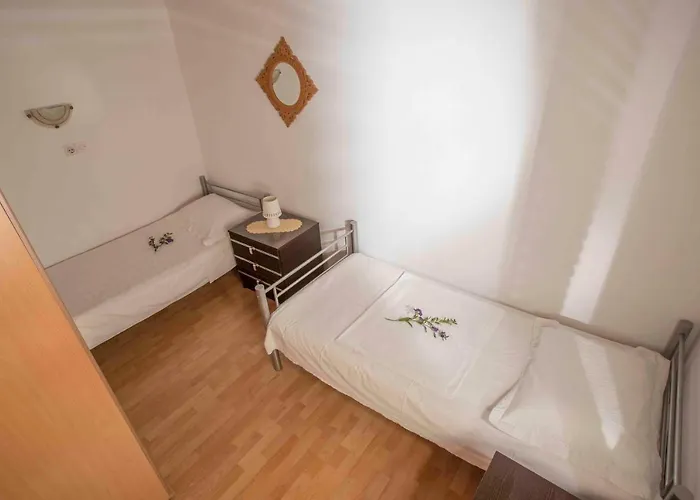 Apartments And Rooms By The Sea Zavala, Hvar - 8784 Завала