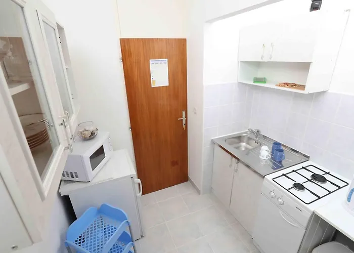 Apartments And Rooms By The Sea Zavala, Hvar - 8784 Гостевой дом