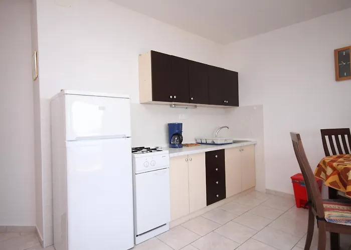 Гостевой дом Apartments And Rooms By The Sea Zavala, Hvar - 8784