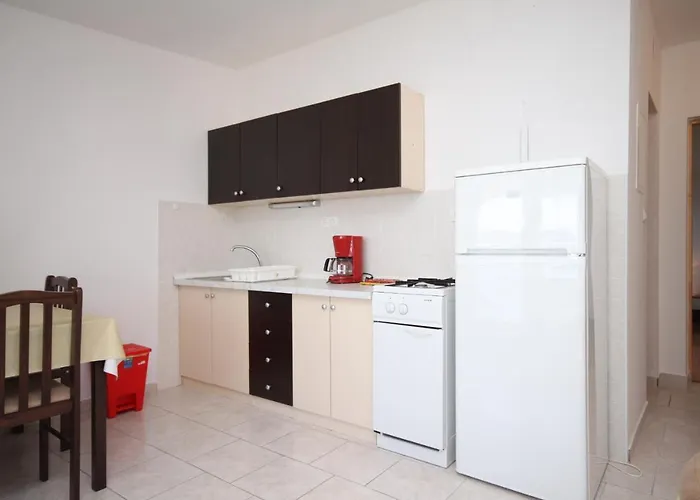 Гостевой дом Apartments And Rooms By The Sea Zavala, Hvar - 8784